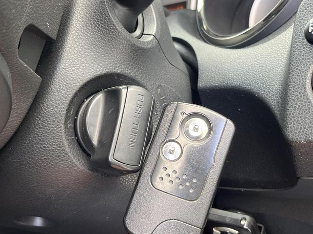 �y�L�[���X�z�������ꂽ�ꏊ����ł��{�^����Ńh�A�̊J���E�{�����ł���̂łƂ��Ă��֗��I�h�A�̌�������ɏ������邱�Ƃ�����܂����