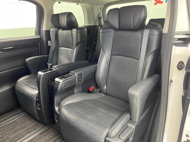 ヴェルファイア ２．５Ｚ　Ｇエディション　両側電動ドア　純正ＳＤナビ　後席モニター　バックカメラ　禁煙車　電動リアゲート　レザーシート　コーナーセンサー　スマートキー　ＬＥＤヘッド　ビルトインＥＴＣ　クルコン　純正１８インチアルミ（26枚目）