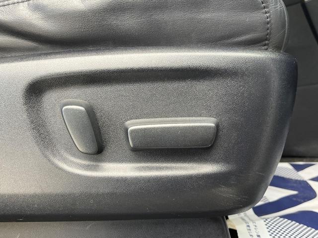 ヴェルファイア ２．５Ｚ　Ｇエディション　両側電動ドア　純正ＳＤナビ　後席モニター　バックカメラ　禁煙車　電動リアゲート　レザーシート　コーナーセンサー　スマートキー　ＬＥＤヘッド　ビルトインＥＴＣ　クルコン　純正１８インチアルミ（33枚目）