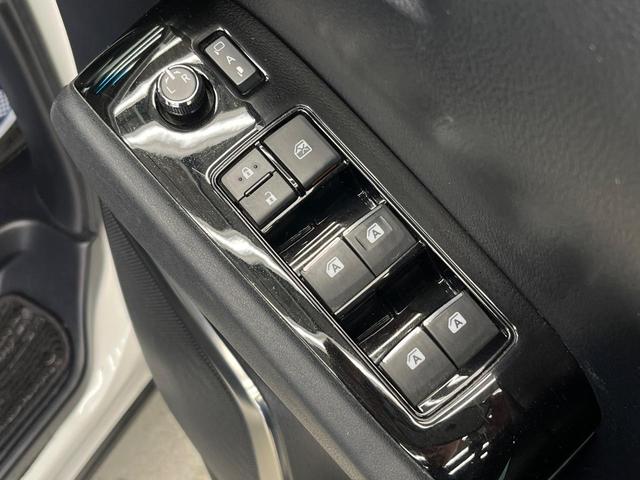 ヴェルファイア ２．５Ｚ　Ｇエディション　両側電動ドア　純正ＳＤナビ　後席モニター　バックカメラ　禁煙車　電動リアゲート　レザーシート　コーナーセンサー　スマートキー　ＬＥＤヘッド　ビルトインＥＴＣ　クルコン　純正１８インチアルミ（41枚目）