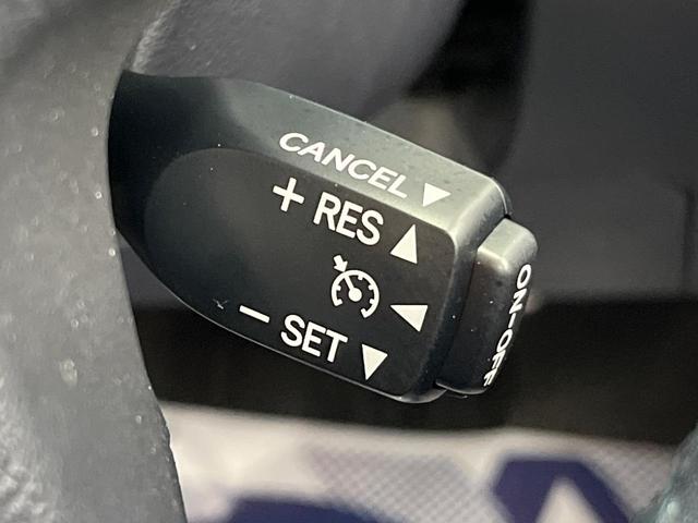 ヴェルファイア ２．５Ｚ　Ｇエディション　両側電動ドア　純正ＳＤナビ　後席モニター　バックカメラ　禁煙車　電動リアゲート　レザーシート　コーナーセンサー　スマートキー　ＬＥＤヘッド　ビルトインＥＴＣ　クルコン　純正１８インチアルミ（51枚目）