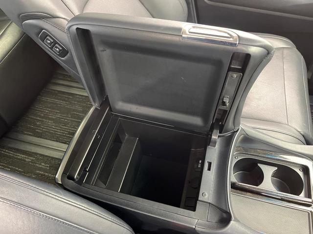 ヴェルファイア ２．５Ｚ　Ｇエディション　両側電動ドア　純正ＳＤナビ　後席モニター　バックカメラ　禁煙車　電動リアゲート　レザーシート　コーナーセンサー　スマートキー　ＬＥＤヘッド　ビルトインＥＴＣ　クルコン　純正１８インチアルミ（61枚目）