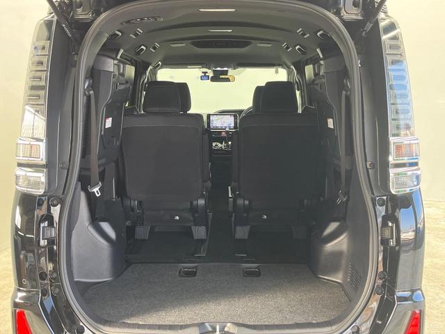 ヴォクシー ＺＳ　煌ＩＩ　両側電動ドア　１１型ＳＤナビ　バックカメラ　衝突被害軽減システム　ドラレコ　コーナーセンサー　スマートキー　ＬＥＤヘッド　ＥＴＣ　クルコン　純正１６インチアルミ　オートライト　デュアルエアコン（11枚目）