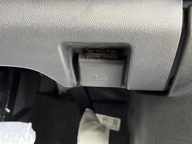 プレマシー 20CS 電動スライドドア 純正SDナビ バックカメラ HIDヘッド ビルトインETC オートライト オートエアコン Bluetooth CD DVD再生 フルセグ(41枚目)