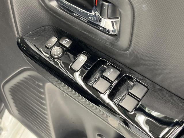 スペーシアカスタム ハイブリッドＸＳターボ　両側電動ドア　８型ナビ　バックカメラ　衝突被害軽減　ハーフレザーシート　シートヒーター　コーナーセンサー　スマートキー　ＬＥＤヘッド　ビルトインＥＴＣ　クルコン　純正１５インチアルミ　オートハイビーム（31枚目）