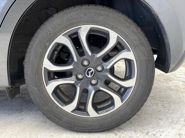 �y�A���~�z�C�[���z�O�ςɃ}�b�`�����A���~�z�C�[���𑕒����Ă���܂��B�e��A���~�z�C�[����A�X�^�b�h���X�^�C�����戵�����Ă���܂��B���񂲑��k����������