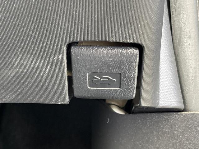 アクア クロスオーバー 純正SDナビ 衝突被害軽減システム ハーフレザーシート ドラレコ スマートキー LEDヘッド ビルトインETC 純正16インチアルミ オートハイビーム オートライト オートエアコン(34枚目)