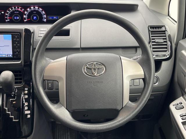 ヴォクシー Ｚ　両側電動ドア　純正ＨＤＤナビ　バックカメラ　スマートキー　ＨＩＤヘッド　純正１６インチアルミ　デュアルエアコン　ＣＤ　ＤＶＤ再生　地デジ　フォグライト（12枚目）