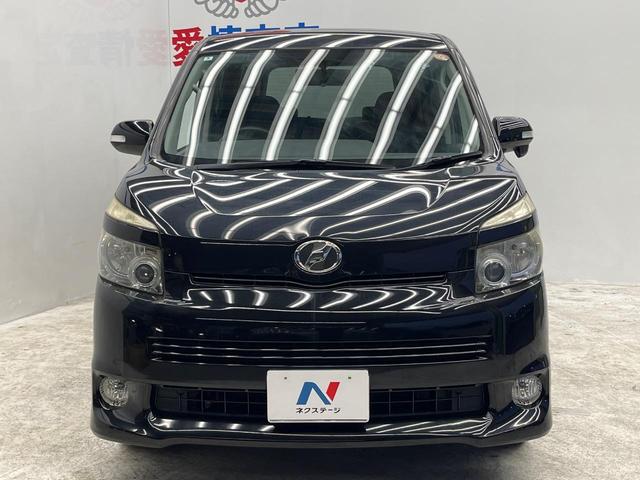 ヴォクシー Ｚ　両側電動ドア　純正ＨＤＤナビ　バックカメラ　スマートキー　ＨＩＤヘッド　純正１６インチアルミ　デュアルエアコン　ＣＤ　ＤＶＤ再生　地デジ　フォグライト（15枚目）