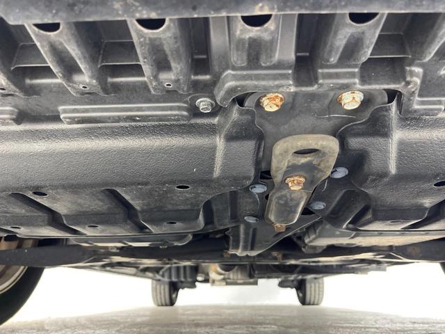 ヴォクシー Ｚ　両側電動ドア　純正ＨＤＤナビ　バックカメラ　スマートキー　ＨＩＤヘッド　純正１６インチアルミ　デュアルエアコン　ＣＤ　ＤＶＤ再生　地デジ　フォグライト（21枚目）