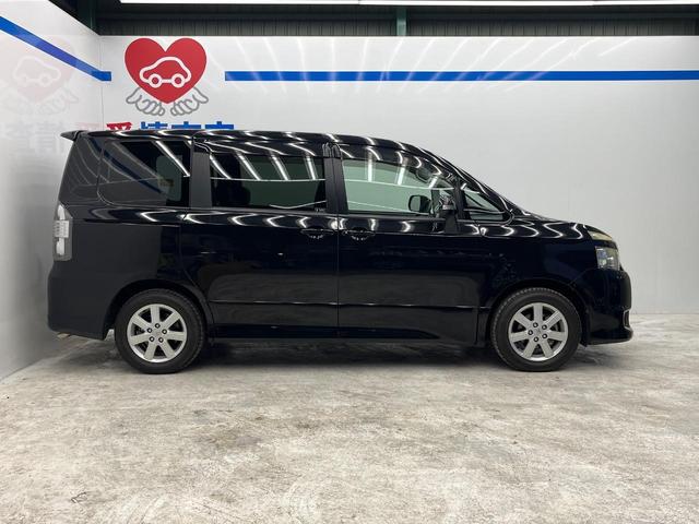 ヴォクシー Ｚ　両側電動ドア　純正ＨＤＤナビ　バックカメラ　スマートキー　ＨＩＤヘッド　純正１６インチアルミ　デュアルエアコン　ＣＤ　ＤＶＤ再生　地デジ　フォグライト（24枚目）