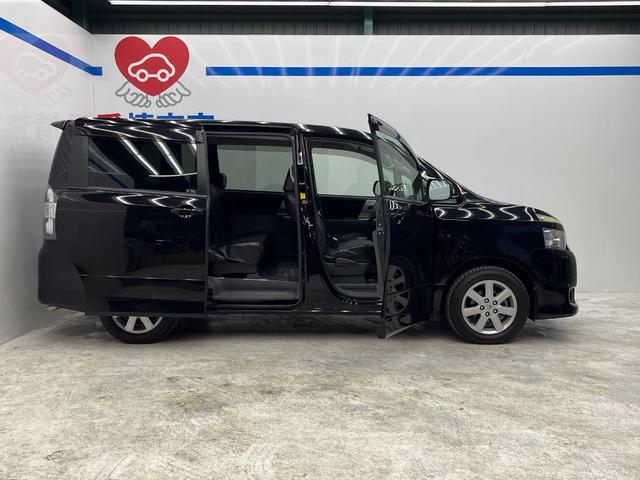 ヴォクシー Ｚ　両側電動ドア　純正ＨＤＤナビ　バックカメラ　スマートキー　ＨＩＤヘッド　純正１６インチアルミ　デュアルエアコン　ＣＤ　ＤＶＤ再生　地デジ　フォグライト（25枚目）