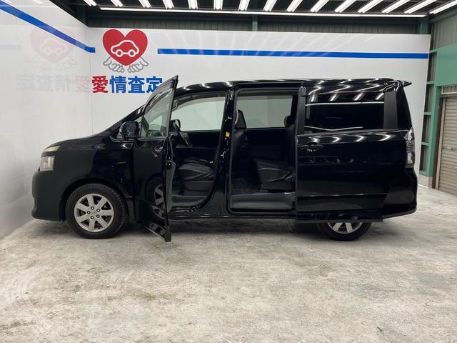 ヴォクシー Ｚ　両側電動ドア　純正ＨＤＤナビ　バックカメラ　スマートキー　ＨＩＤヘッド　純正１６インチアルミ　デュアルエアコン　ＣＤ　ＤＶＤ再生　地デジ　フォグライト（27枚目）