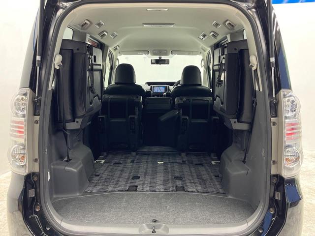 ヴォクシー Ｚ　両側電動ドア　純正ＨＤＤナビ　バックカメラ　スマートキー　ＨＩＤヘッド　純正１６インチアルミ　デュアルエアコン　ＣＤ　ＤＶＤ再生　地デジ　フォグライト（29枚目）