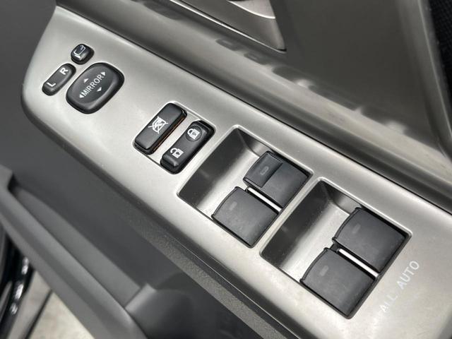 ヴォクシー Ｚ　両側電動ドア　純正ＨＤＤナビ　バックカメラ　スマートキー　ＨＩＤヘッド　純正１６インチアルミ　デュアルエアコン　ＣＤ　ＤＶＤ再生　地デジ　フォグライト（32枚目）