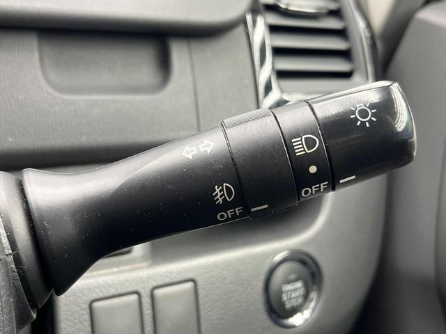 ヴォクシー Ｚ　両側電動ドア　純正ＨＤＤナビ　バックカメラ　スマートキー　ＨＩＤヘッド　純正１６インチアルミ　デュアルエアコン　ＣＤ　ＤＶＤ再生　地デジ　フォグライト（35枚目）