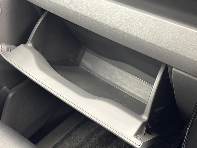 ヴォクシー Ｚ　両側電動ドア　純正ＨＤＤナビ　バックカメラ　スマートキー　ＨＩＤヘッド　純正１６インチアルミ　デュアルエアコン　ＣＤ　ＤＶＤ再生　地デジ　フォグライト（42枚目）