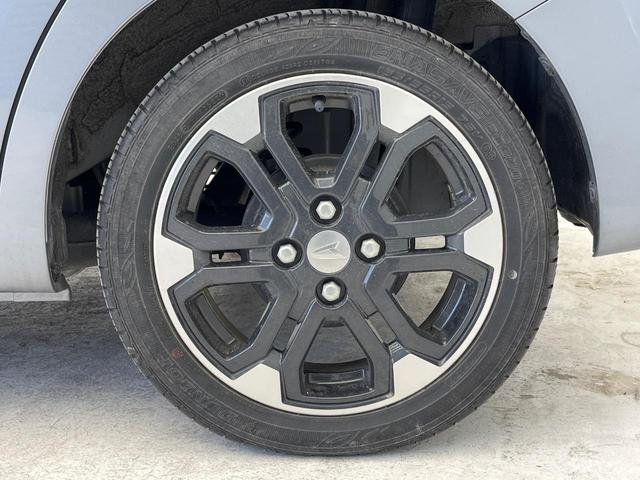 �y�����P�T�C���`�A���~�z�C�[���z�O�ςɃ}�b�`���������A���~�z�C�[���𑕒����Ă���܂��B�e��ЊO�A���~�z�C�[����A�X�^�b�h���X�^�C�����戵�����Ă���܂��B���񂲑��k����������