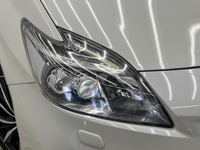 プリウス Ｓツーリングセレクション　モデリスタエアロ　９インチＳＤナビ　バックカメラ　ＥＴＣ　Ｂｌｕｅｔｏｏｔｈ　　スマートキー　ＬＥＤヘッドライト　革巻きステアリング　ステアリングスイッチ　オートライト　オートエアコン　盗難防止装置（12枚目）