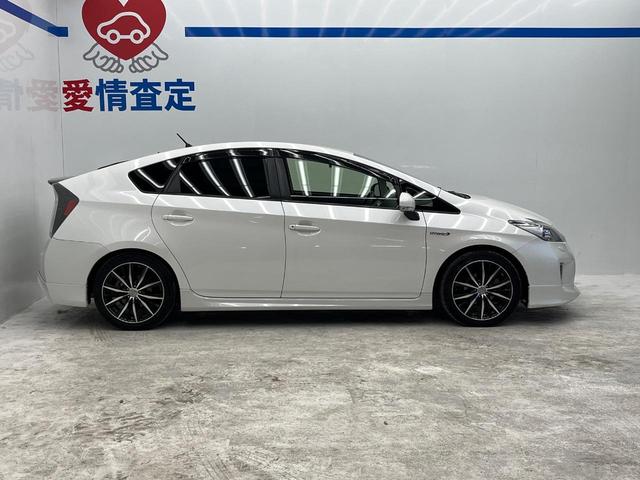 プリウス Ｓツーリングセレクション　モデリスタエアロ　９インチＳＤナビ　バックカメラ　ＥＴＣ　Ｂｌｕｅｔｏｏｔｈ　　スマートキー　ＬＥＤヘッドライト　革巻きステアリング　ステアリングスイッチ　オートライト　オートエアコン　盗難防止装置（24枚目）