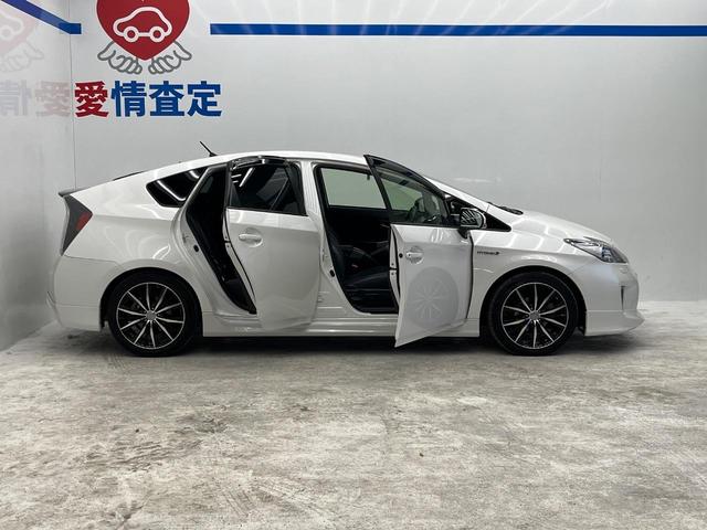 プリウス Ｓツーリングセレクション　モデリスタエアロ　９インチＳＤナビ　バックカメラ　ＥＴＣ　Ｂｌｕｅｔｏｏｔｈ　　スマートキー　ＬＥＤヘッドライト　革巻きステアリング　ステアリングスイッチ　オートライト　オートエアコン　盗難防止装置（25枚目）