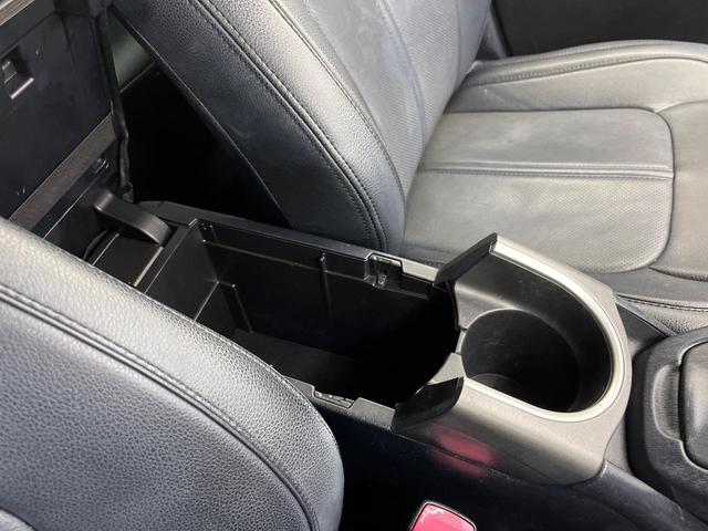 プリウス Ｓツーリングセレクション　モデリスタエアロ　９インチＳＤナビ　バックカメラ　ＥＴＣ　Ｂｌｕｅｔｏｏｔｈ　　スマートキー　ＬＥＤヘッドライト　革巻きステアリング　ステアリングスイッチ　オートライト　オートエアコン　盗難防止装置（41枚目）