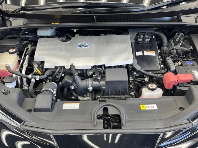 プリウス Ｓ　ＴＲＤエアロ　純正９型ナビ　バックカメラ　衝突被害軽減システム　レーダークルーズ　ドラレコ　スマートキー　ＬＥＤヘッド　ビルトインＥＴＣ　純正１５インチアルミ　オートハイビーム　オートライト（18枚目）