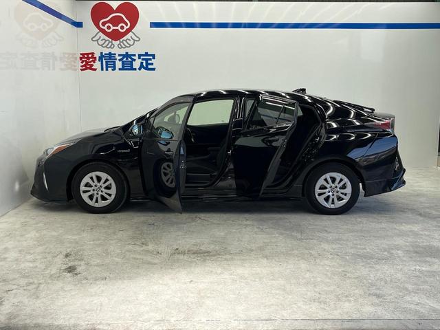 プリウス Ｓ　ＴＲＤエアロ　純正９型ナビ　バックカメラ　衝突被害軽減システム　レーダークルーズ　ドラレコ　スマートキー　ＬＥＤヘッド　ビルトインＥＴＣ　純正１５インチアルミ　オートハイビーム　オートライト（24枚目）