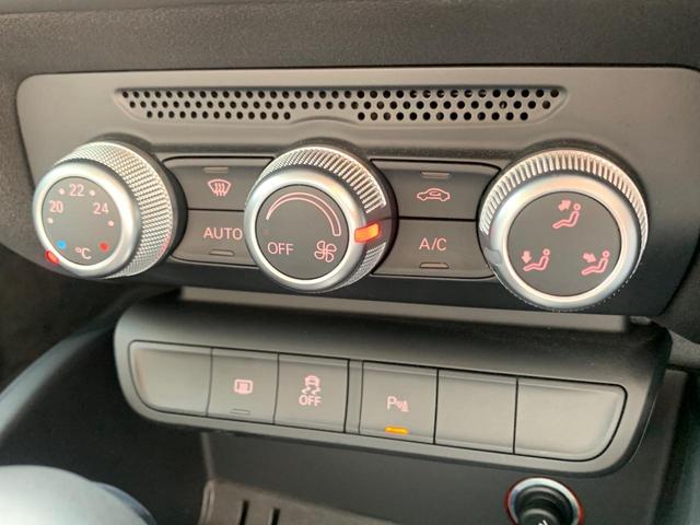 1.0TFSI /ETC/プッシュスタート/キーレス/LEDヘッドライト/電動格納ミラー/アイドリングストップ/ヘッドライトウォッシャー/コーナーセンサー/パワーウインドウ/オートライト/HDDナビ/純正アルミ/(18枚目)