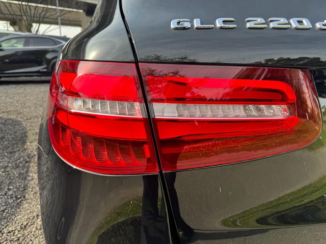 ＧＬＣ ＧＬＣ２２０ｄ　４マチックスポーツ　／４ＷＤ／クルーズコントロール／ＨＵＤ／コーナーセンサー／アラウンドビューモニター／パワーシート／シートヒーター／電動リアゲート／ハーフレザー／オートライト／ＥＴＣ／バックカメラ／Ｂｌｕｅｔｏｏｔｈ（19枚目）