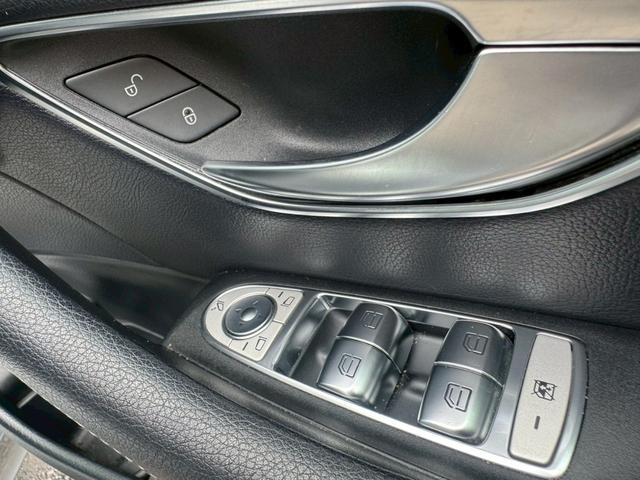Ｅクラス Ｅ２００　アバンギャルド　ＡＭＧライン　／レザーエクスクルーシブＰＫＧ／黒革／エアバランスＰＫＧ／ダイアモンドグリル／パワートランク／全周囲カメラ／ブルメスターサウンド／純正ナビ／フルセグＴＶ／Ｂｌｕｅｔｏｏｔｈ／全席シートヒーター／ＥＴＣ（34枚目）