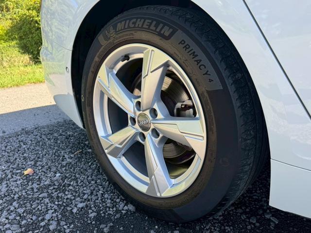 A6 40TDIクワトロスポーツ 全周囲カメラ/レーダークルーズコントロール/コーナーセンサー/シートヒーター/パワーシート/シートメモリ/ETC/Bluetooth/バックカメラ/電動リアゲート/フルセグTV/プッシュスタート(24枚目)