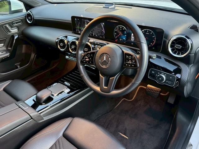 Ａクラス Ａ１８０　スタイル　／レーダーセーフティＰＫＧ／コーナーセンサー／ＢＳＭ／シートヒーター／パワーシート／シートメモリ／ＥＴＣ／Ｂｌｕｅｔｏｏｔｈ／バックカメラ／純正ナビ／フルセグＴＶ／プッシュスタート（40枚目）