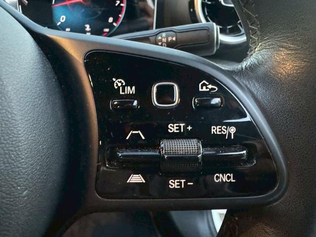 Ａクラス Ａ１８０　スタイル　／レーダーセーフティＰＫＧ／コーナーセンサー／ＢＳＭ／シートヒーター／パワーシート／シートメモリ／ＥＴＣ／Ｂｌｕｅｔｏｏｔｈ／バックカメラ／純正ナビ／フルセグＴＶ／プッシュスタート（43枚目）
