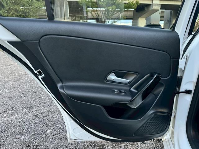 Ａクラス Ａ１８０　スタイル　／レーダーセーフティＰＫＧ／コーナーセンサー／ＢＳＭ／シートヒーター／パワーシート／シートメモリ／ＥＴＣ／Ｂｌｕｅｔｏｏｔｈ／バックカメラ／純正ナビ／フルセグＴＶ／プッシュスタート（62枚目）