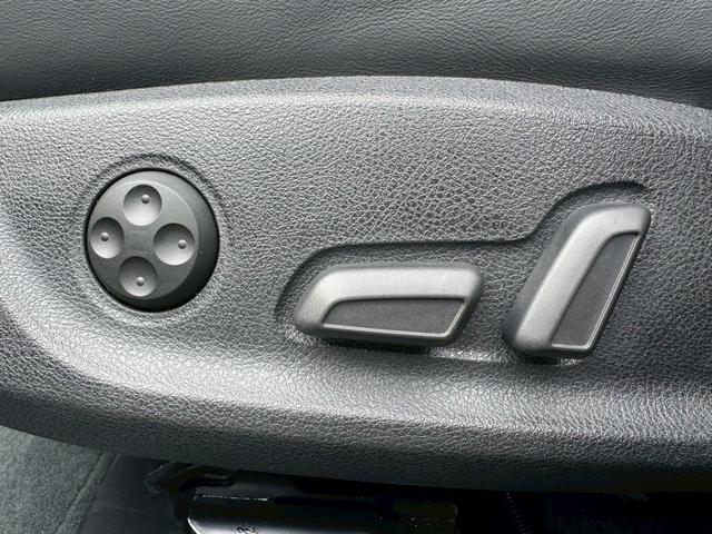 Ａ６アバント ２．８ＦＳＩクワトロ　Ｓラインパッケージ　／クルーズコントロール／コーナーセンサー／ＢＯＳＥサウンド／ＢＬＫレザー／パワーシート／シートヒーター／シートメモリー／純正ナビ／バックカメラ／ＴＶ／Ｂｌｕｅｔｏｏｔｈ／ＥＴＣ／純正２０インチＡＷ（72枚目）