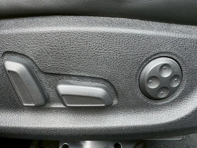 A6 2.8FSIクワトロ Sラインパッケージ /BOSEサウンド/黒革/パワーシート/前席シートヒーター/シートメモリー/純正ナビ/TV/Bluetooth/CD・DVD/バクカメラ/クリアランスソナー/サイドアシスト/レーダークルーズ/ETC(34枚目)