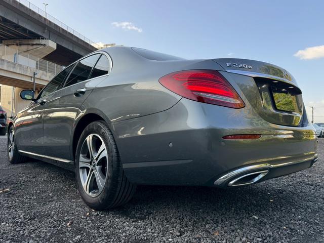 Eクラス E220d アバンギャルド /レザーエクスクルーシブPKG/ワンオーナー/ブルメスター/エアバランスPKG/全周囲カメラ/パワートランク/黒革/前席パワーシート・シートメモリー/全席シートヒーター/アンビエントライト/ETC(32枚目)