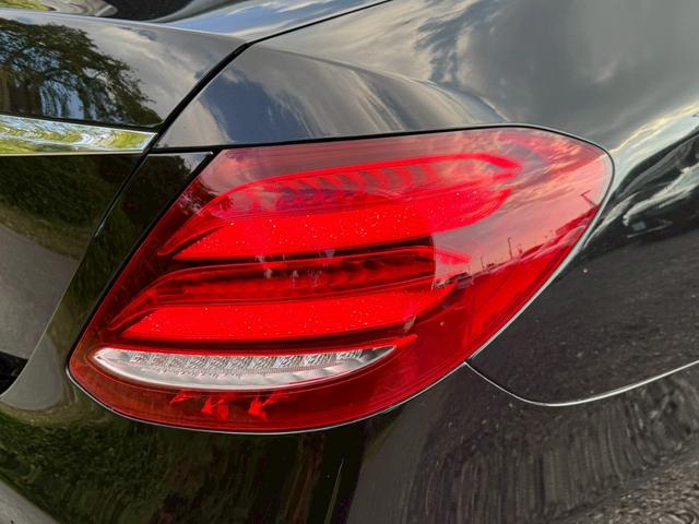 Ｅクラス Ｅ２００　アバンギャルド　スポーツ　／レザーエクスクルーシブＰＫＧ／ブルメスター／エアバランスＰＫＧ／全周囲カメラ／パワートランク／黒革／前席パワーシート・シートメモリー／全席シートヒーター／アンビエントライト／ＥＴＣ／純正１９ＡＷ（22枚目）