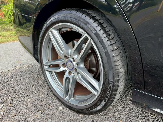 Ｅクラス Ｅ２００　アバンギャルド　スポーツ　／レザーエクスクルーシブＰＫＧ／ブルメスター／エアバランスＰＫＧ／全周囲カメラ／パワートランク／黒革／前席パワーシート・シートメモリー／全席シートヒーター／アンビエントライト／ＥＴＣ／純正１９ＡＷ（25枚目）
