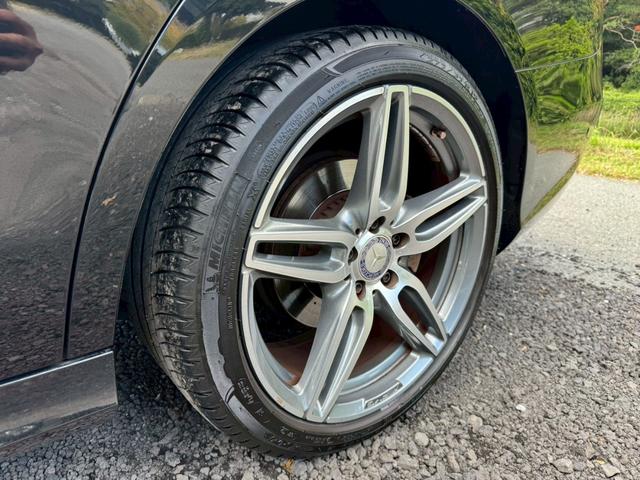 Ｅクラス Ｅ２００　アバンギャルド　スポーツ　／レザーエクスクルーシブＰＫＧ／ブルメスター／エアバランスＰＫＧ／全周囲カメラ／パワートランク／黒革／前席パワーシート・シートメモリー／全席シートヒーター／アンビエントライト／ＥＴＣ／純正１９ＡＷ（32枚目）