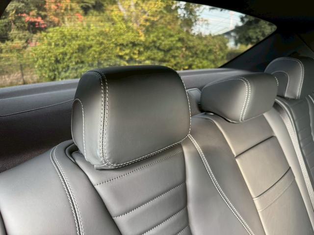 Ｅクラス Ｅ２００　アバンギャルド　スポーツ　／レザーエクスクルーシブＰＫＧ／ブルメスター／エアバランスＰＫＧ／全周囲カメラ／パワートランク／黒革／前席パワーシート・シートメモリー／全席シートヒーター／アンビエントライト／ＥＴＣ／純正１９ＡＷ（64枚目）