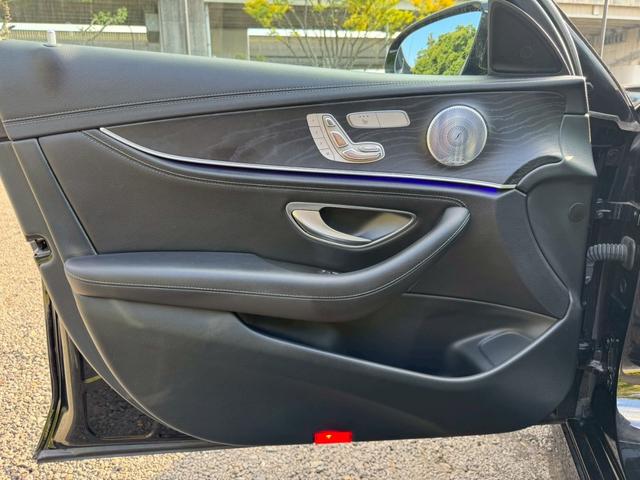 Ｅクラス Ｅ２００　アバンギャルド　スポーツ　／レザーエクスクルーシブＰＫＧ／ブルメスター／エアバランスＰＫＧ／全周囲カメラ／パワートランク／黒革／前席パワーシート・シートメモリー／全席シートヒーター／アンビエントライト／ＥＴＣ／純正１９ＡＷ（71枚目）