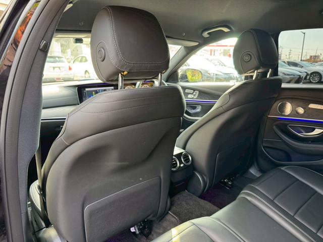 Ｅクラス Ｅ２００　アバンギャルド　スポーツ　／レザーエクスクルーシブＰＫＧ／ブルメスター／エアバランスＰＫＧ／全周囲カメラ／パワートランク／黒革／前席パワーシート・シートメモリー／全席シートヒーター／アンビエントライト／ＥＴＣ／純正１９ＡＷ（72枚目）