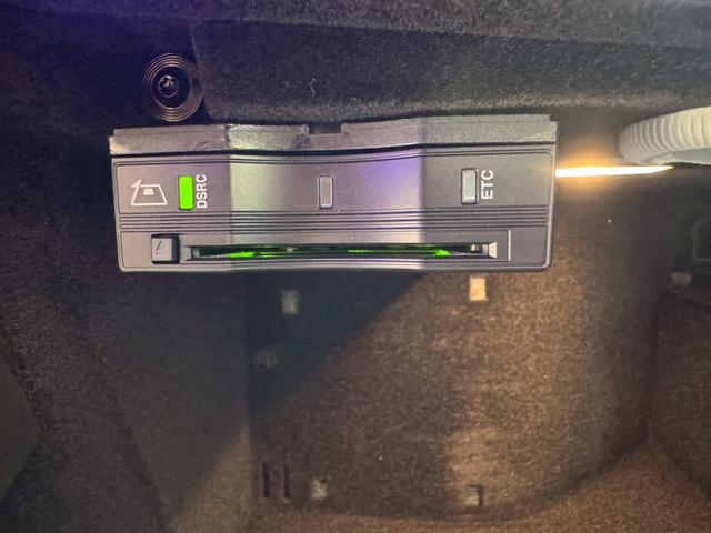 Ｅクラス Ｅ２００　アバンギャルド　スポーツ　／レザーエクスクルーシブＰＫＧ／ブルメスター／エアバランスＰＫＧ／全周囲カメラ／パワートランク／黒革／前席パワーシート・シートメモリー／全席シートヒーター／アンビエントライト／ＥＴＣ／純正１９ＡＷ（76枚目）