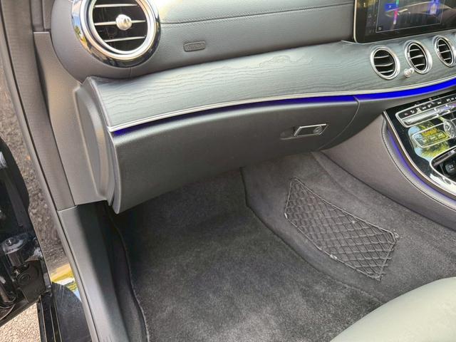 Ｅクラス Ｅ２００　アバンギャルド　スポーツ　／レザーエクスクルーシブＰＫＧ／ブルメスター／エアバランスＰＫＧ／全周囲カメラ／パワートランク／黒革／前席パワーシート・シートメモリー／全席シートヒーター／アンビエントライト／ＥＴＣ／純正１９ＡＷ（78枚目）