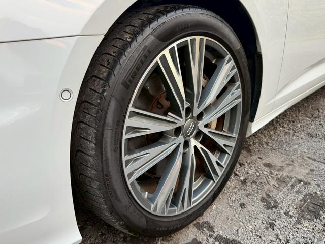 Ａ６ ５５ＴＦＳＩクワトロ　Ｓライン　／ＨＤマトリクスＬＥＤ／バーチャルコックピット／黒革レザー／純正ナビ／Ｂｌｕｅｔｏｏｔｈ／フルセグＴＶ／全周囲カメラ／シートヒーター／ＡＣＣ／ＬＫＡ／ＬＤＷ／ＢＳＭ／ＥＴＣ２．０／２０インチＯＰＡＷ（10枚目）