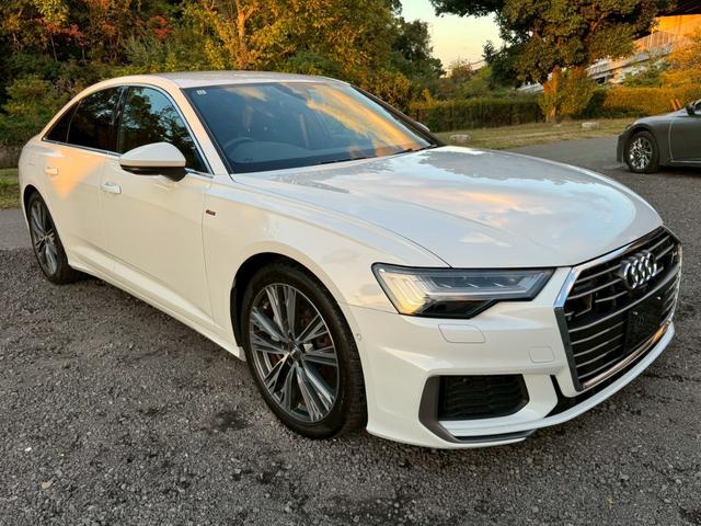 Ａ６ ５５ＴＦＳＩクワトロ　Ｓライン　／ＨＤマトリクスＬＥＤ／バーチャルコックピット／黒革レザー／純正ナビ／Ｂｌｕｅｔｏｏｔｈ／フルセグＴＶ／全周囲カメラ／シートヒーター／ＡＣＣ／ＬＫＡ／ＬＤＷ／ＢＳＭ／ＥＴＣ２．０／２０インチＯＰＡＷ（11枚目）