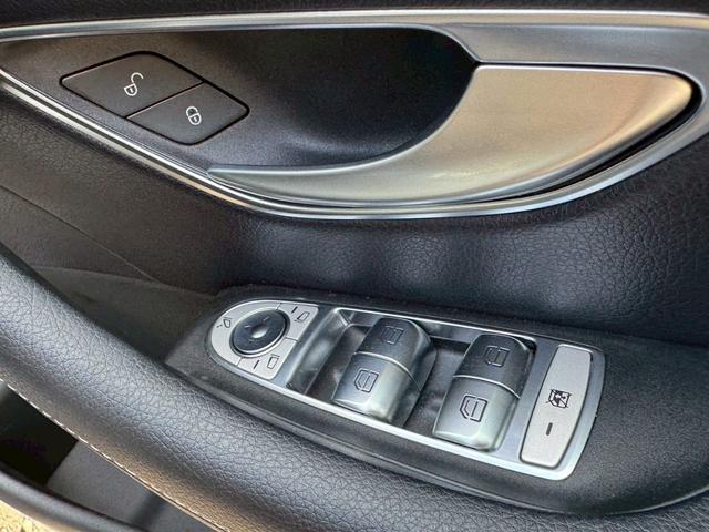 Ｅクラス Ｅ２００　アバンギャルド　スポーツ　／レザーエクスクルーシブＰＫＧ／ブルメスター／エアバランスＰＫＧ／全周囲カメラ／パワートランク／黒革／前席パワーシート・シートメモリー／全席シートヒーター／アンビエントライト／ＥＴＣ／純正１９ＡＷ（34枚目）