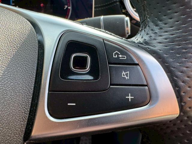 Ｅクラス Ｅ２００　アバンギャルド　スポーツ　／レザーエクスクルーシブＰＫＧ／ブルメスター／エアバランスＰＫＧ／全周囲カメラ／パワートランク／黒革／前席パワーシート・シートメモリー／全席シートヒーター／アンビエントライト／ＥＴＣ／純正１９ＡＷ（44枚目）